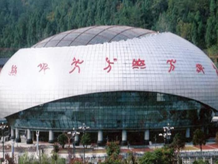 齐齐哈尔体育中心球形网架加工安装